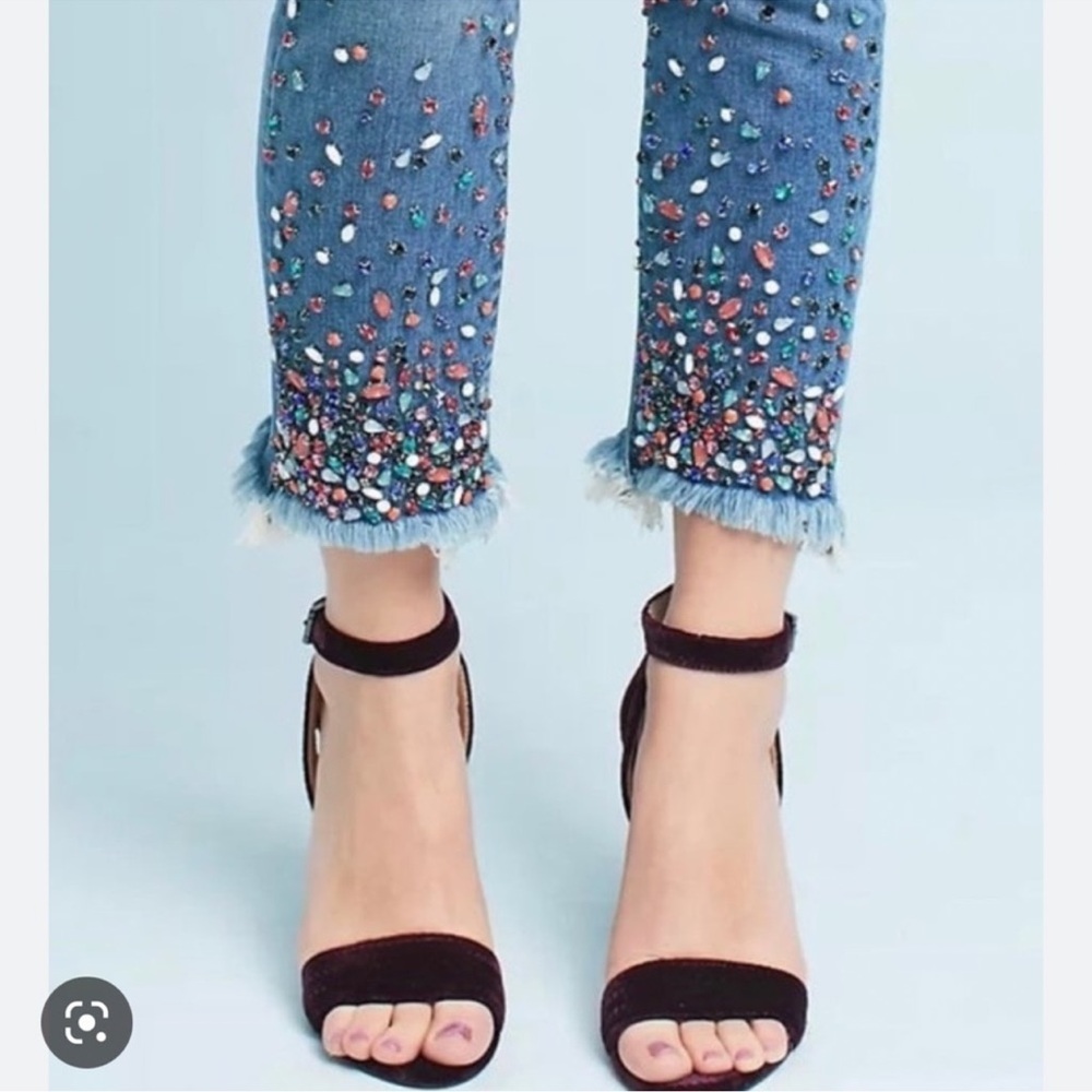 Pilcro Letterpress Mid-Rise
Slim Straight Jeans Jewel
Embellish